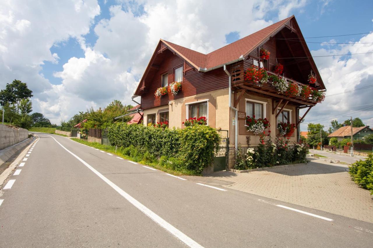 Pensiune Saroklak Sîncraiu Exterior foto