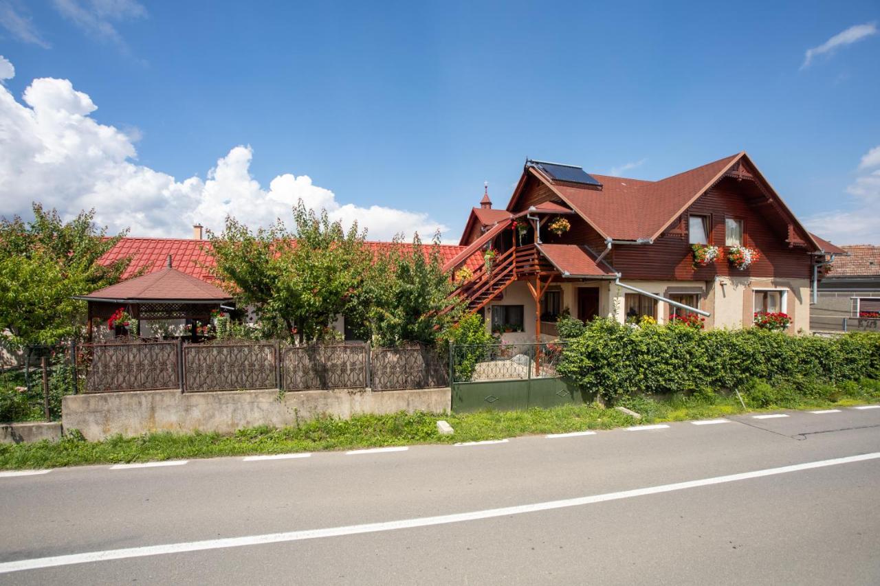 Pensiune Saroklak Sîncraiu Exterior foto