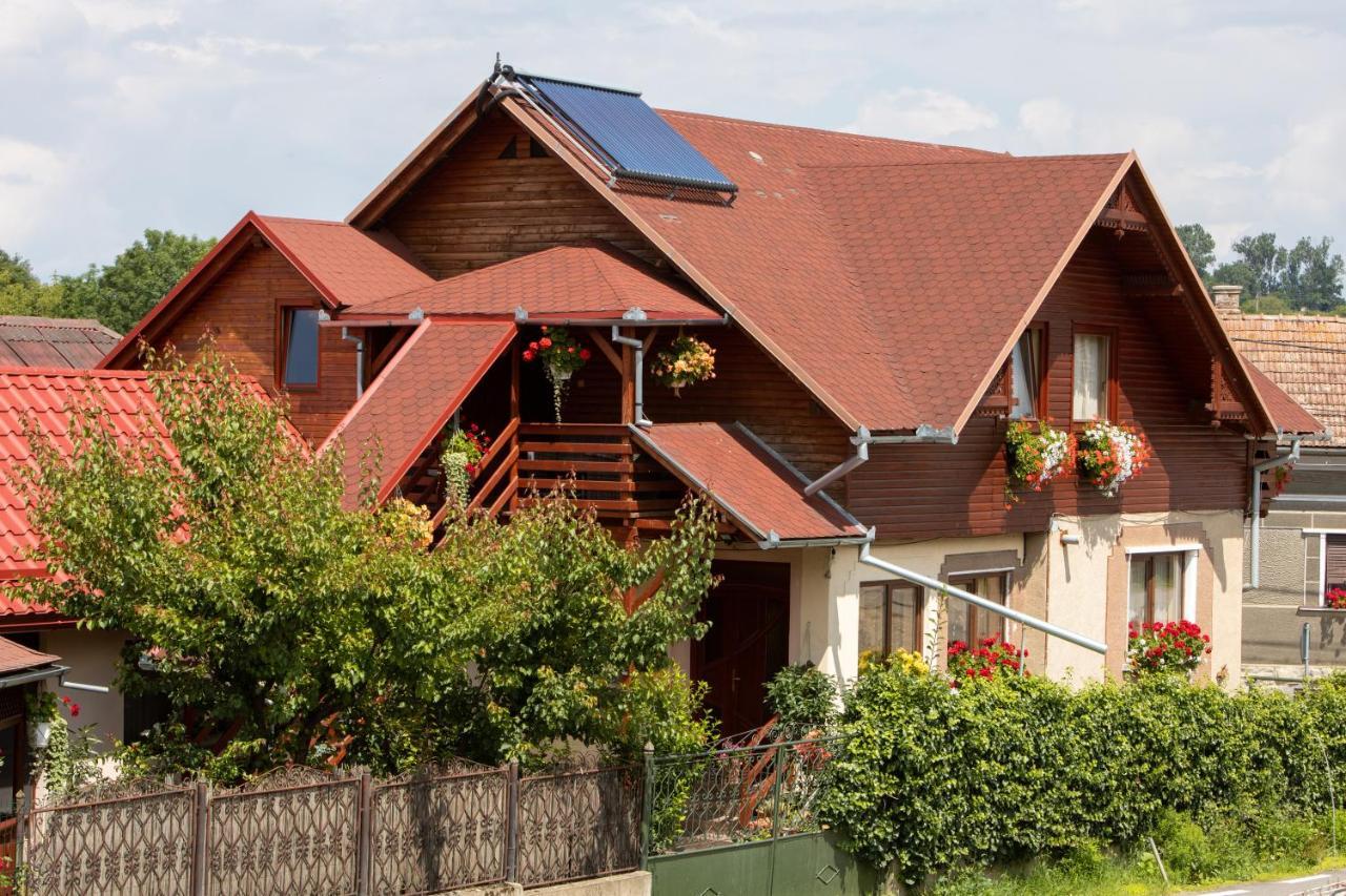 Pensiune Saroklak Sîncraiu Exterior foto
